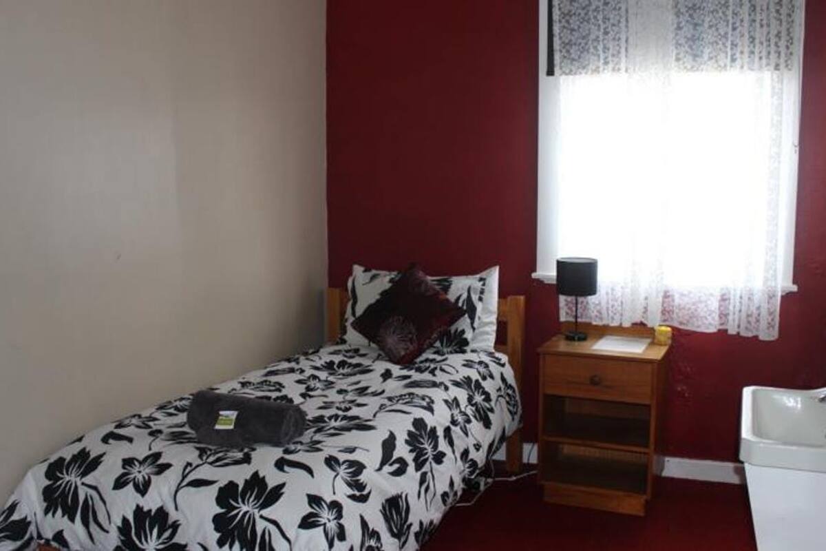 basic twin room | iron/ironing board, bed sheets