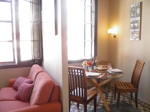 Interior - House of Isora relaxation and discovering Garachico (Garachico)