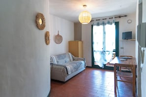 Smart TV - Residence Pinnetta - 4-seater apartment with free pool and WiFi (Arzachena)