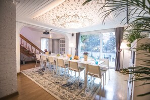 Family House | Living room