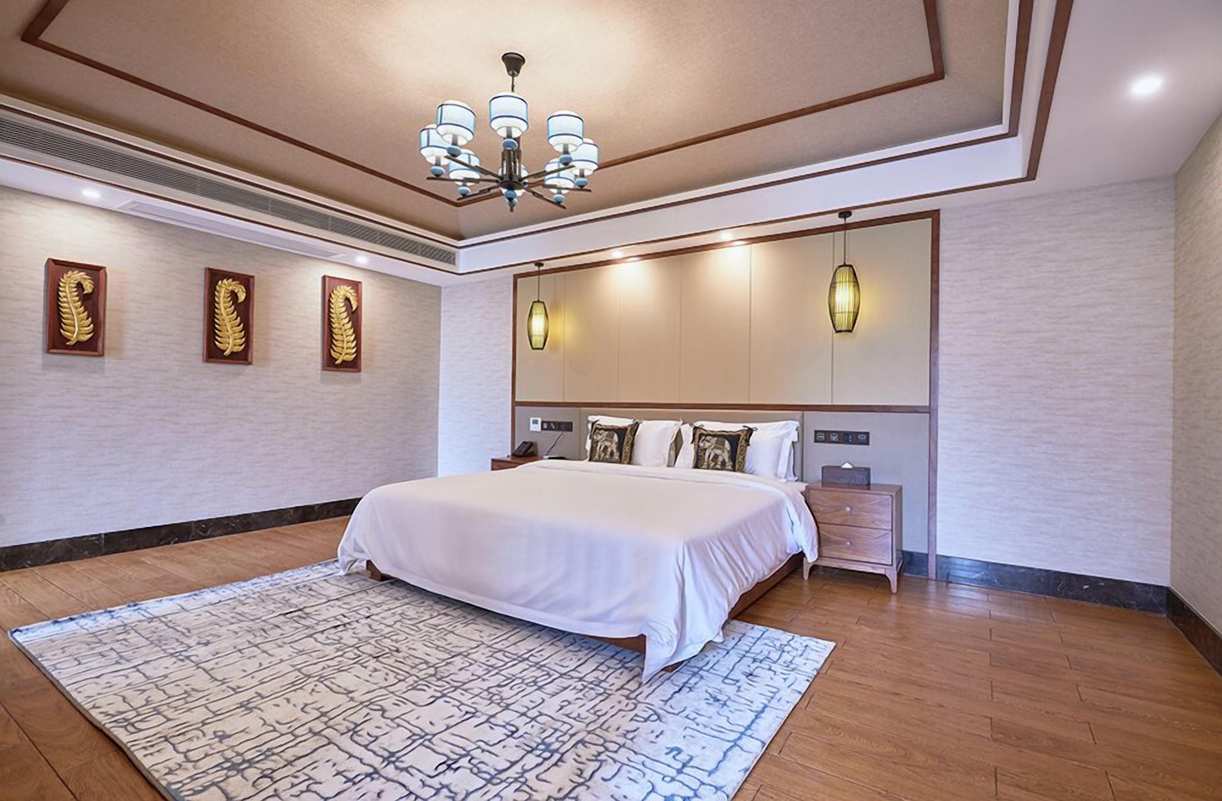 hypo-allergenic bedding, down duvets, memory-foam beds, free minibar