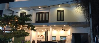 Dasu's Restaurant & Villa