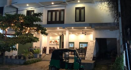 Dasu's Restaurant & Villa