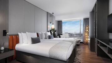 Suite, 1 Bedroom | Premium bedding, in-room safe, free cots/infant beds, rollaway beds