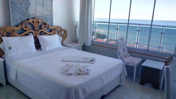 Junior Single Room | Desk, free WiFi