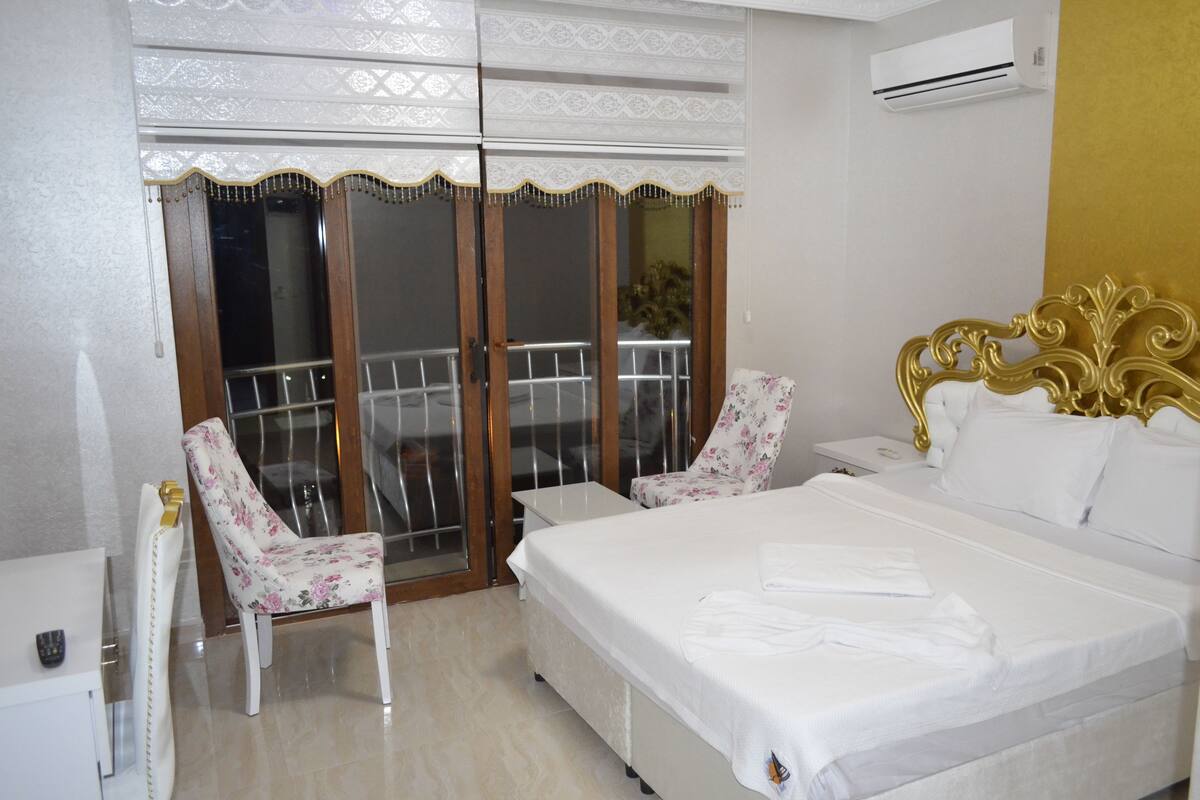 Standard Triple Room | Desk, WiFi (free)