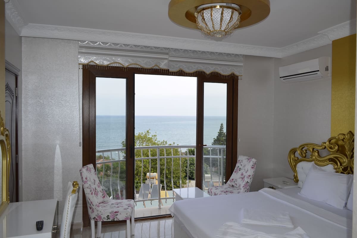 Double Room, Sea View | Desk, free WiFi