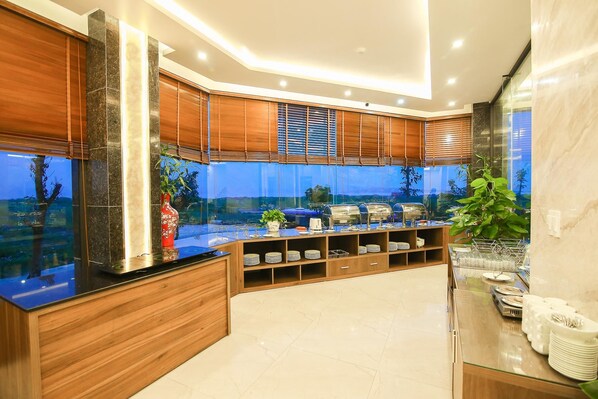 Breakfast served, local cuisine - Ha Long New Day 2 (Ha Long)