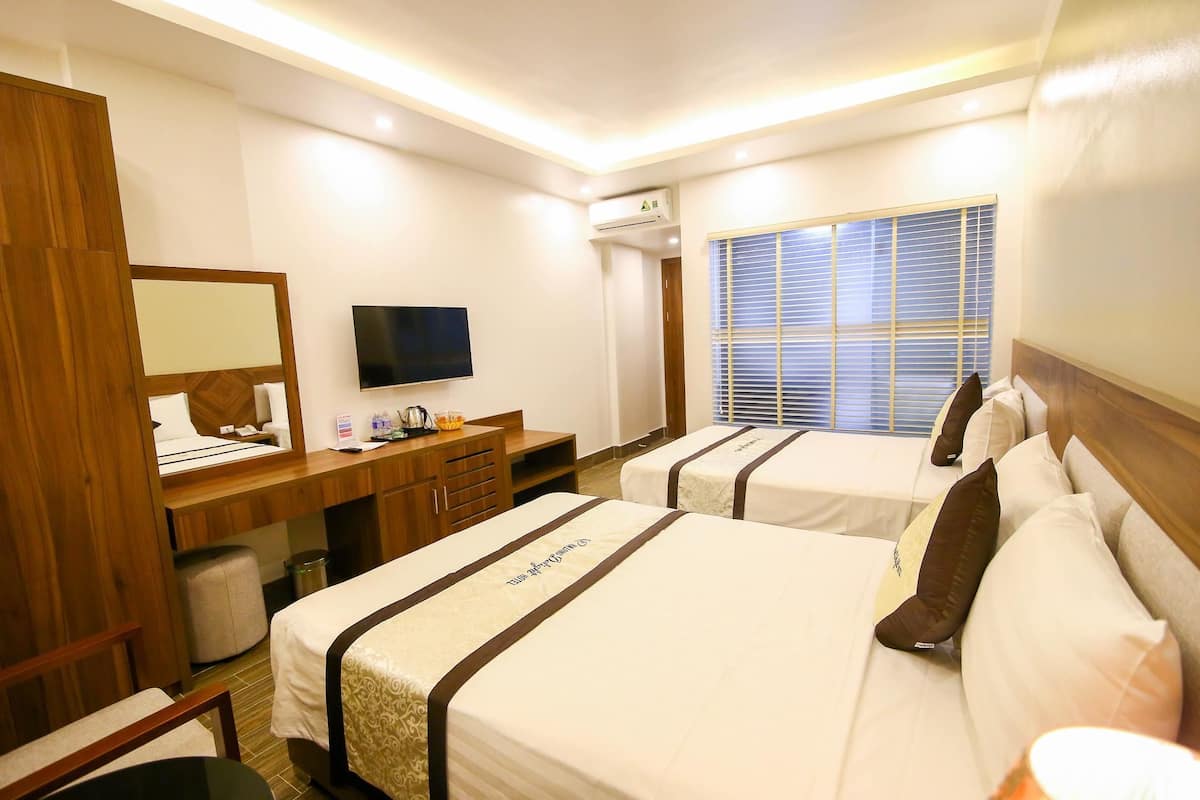 Minibar, desk, free WiFi, bed sheets