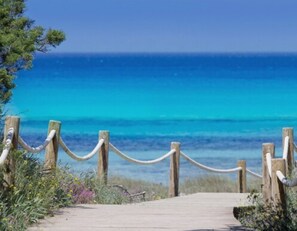 Beach - Hostal Santi (Formentera)