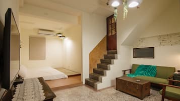 Familieværelse til 4 personer - flere senge | Minibar, lydisolering, gratis Wi-Fi, sengetøj