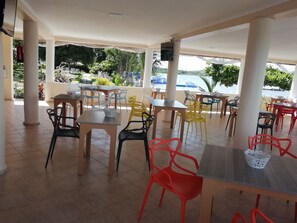 Free daily continental breakfast - White Stone Beach Resort (Rusinga Island)