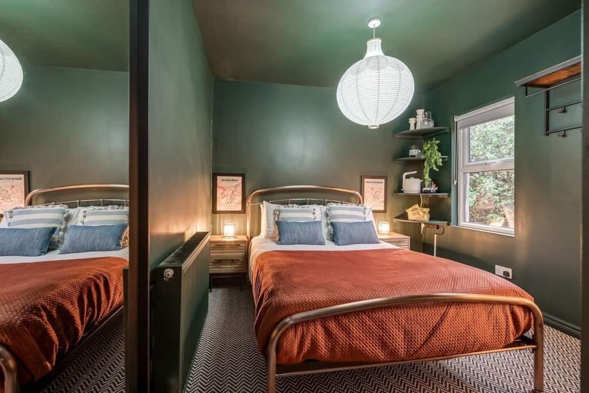 Habitación básica doble, baño privado | 1 dormitorio