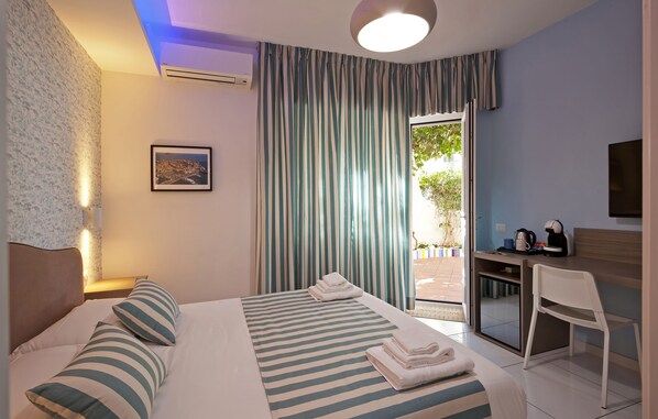 Chambre Double Standard, 1 grand lit, non-fumeur