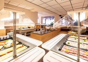 Daily buffet breakfast for a fee - Hotel Lang (Altenahr)