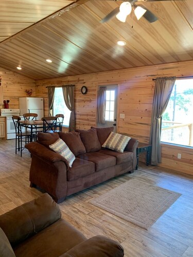 Crosscut Cabins- Minutes from Lake, River, & Diamond Mine! Private Hiking Trail!