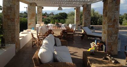 Beautiful Villa for 10 - Private Pool