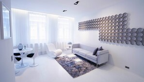 Design-Apartment, Mehrere Betten, Nichtraucher | Wohnbereich