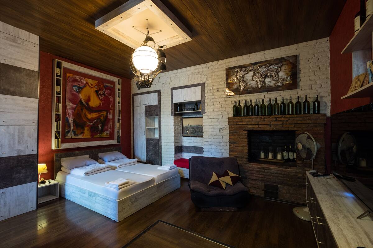 Family Studio (ARKADIA) | Premium bedding, Tempur-Pedic beds, individually decorated