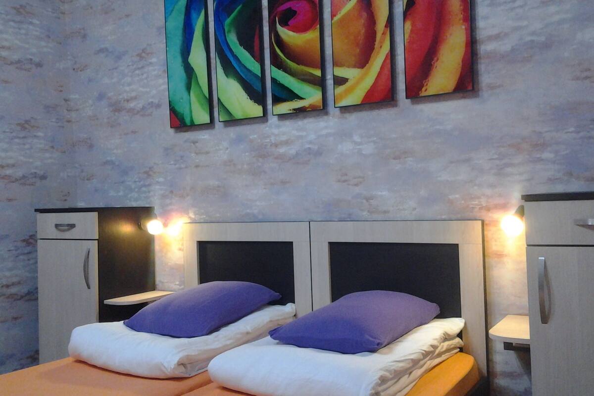 Economy Room | Premium bedding, Tempur-Pedic beds, individually decorated