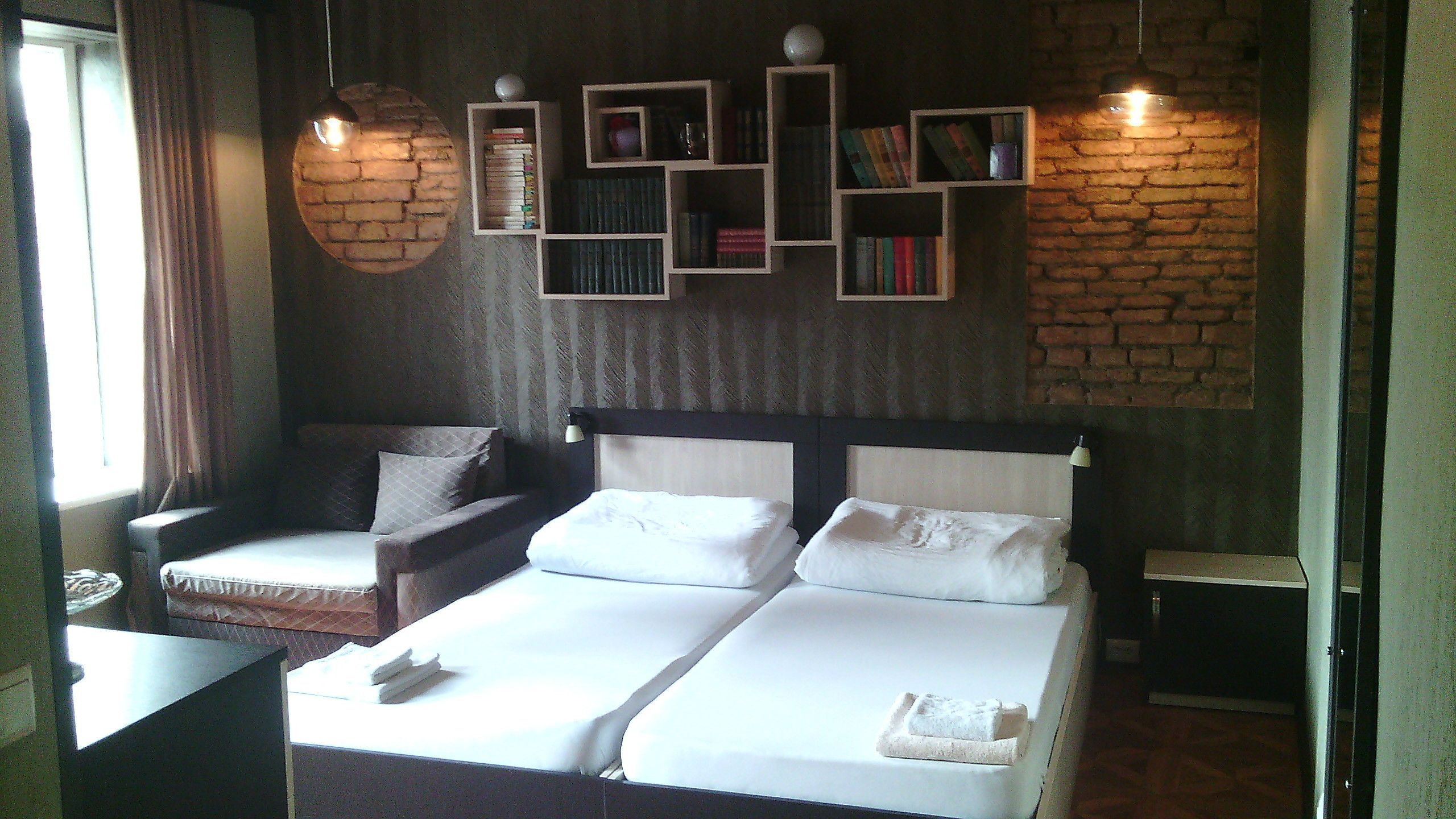 Family Studio (VICTORY) | Premium bedding, Tempur-Pedic beds, individually decorated