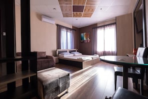 Premium bedding, Tempur-Pedic beds, individually decorated