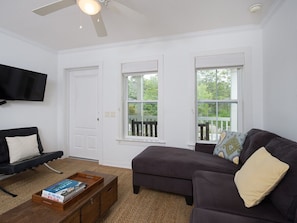 Smart TV - Best Prices on 30A-Cute Cottage-Blue Mtn Beach- 500 YDs to Beach-near Creamery! (Santa Rosa Beach)