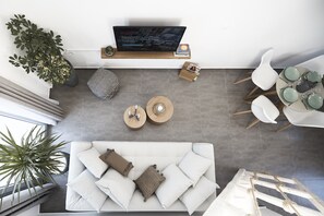Deluxe Loft, Sea View | Living area