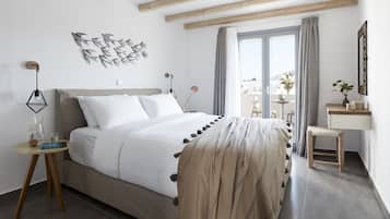Loft luxo, vista para o mar | Cofres nos quartos, individualmente decorados