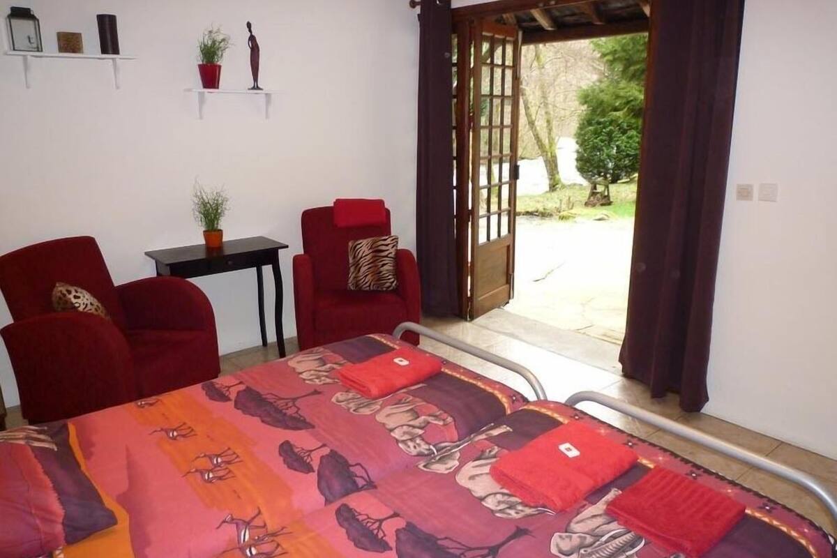 Classic Twin Room, 2 Single Beds, Accessible | In-room safe, rollaway beds, bed sheets
