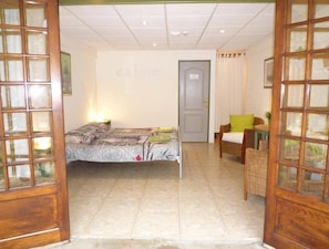 Classic Twin Room, 2 Single Beds, Accessible | In-room safe, rollaway beds, bed sheets - Hôtel Restaurant Le Chalet du Montal (Dun-les-Places)