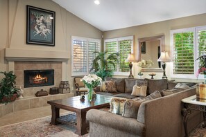 Smart TV, fireplace