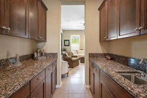 Interior - PS Horizon: Spacious Executive Home: 4BD/3BA: The home has it all! (Palm Springs)