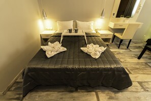 Estudio ejecutivo | Ropa de cama hipoalergénica y caja de seguridad en la habitación 