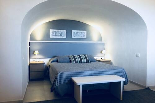 Suite júnior | Caixa forta a l'habitació, decoració individual i mobiliari individual