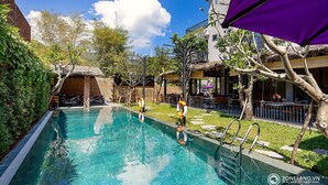 Kolam renang terbuka 