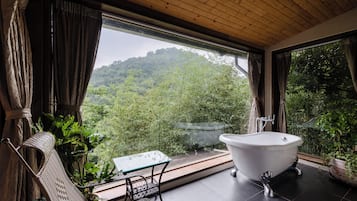 雙人房, 山景 | 浴室 | 風筒、拖鞋、智能廁板座廁、提供毛巾