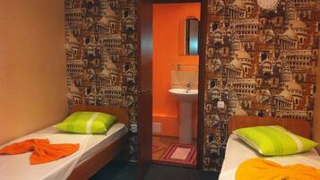 Standaard kamer, 1 twee- of 2 eenpersoonsbedden (Extra bed) | Luxe beddengoed, geluiddichte muren, een strijkplank/strijkijzer