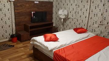 Tent | In-room safe, free WiFi, bed sheets