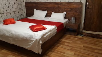 Tent | In-room safe, free WiFi, bed sheets