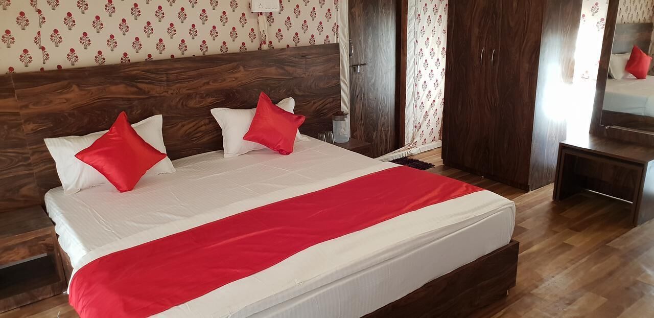 In-room safe, free WiFi, bed sheets