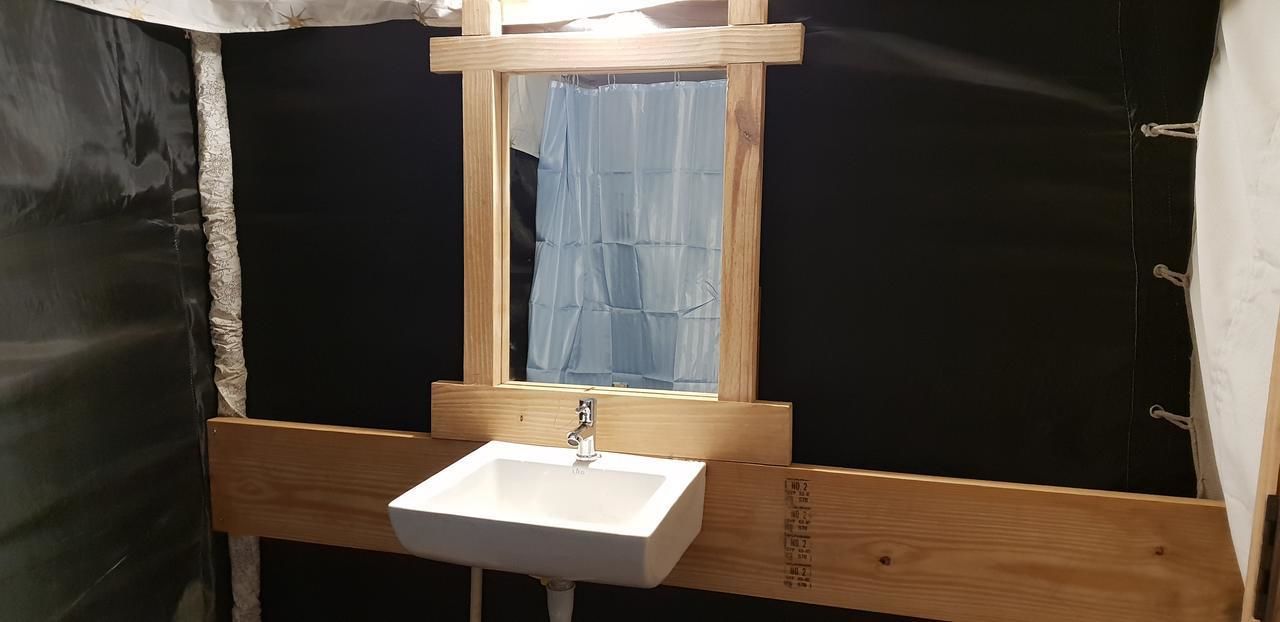 Tent | Bathroom | Shower, hydromassage showerhead, free toiletries, towels