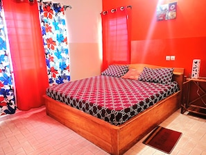 Comfort Double Room, 1 King Bed (Charlie) | Individually decorated, individually furnished, blackout drapes - Cloud9 (Lomé)