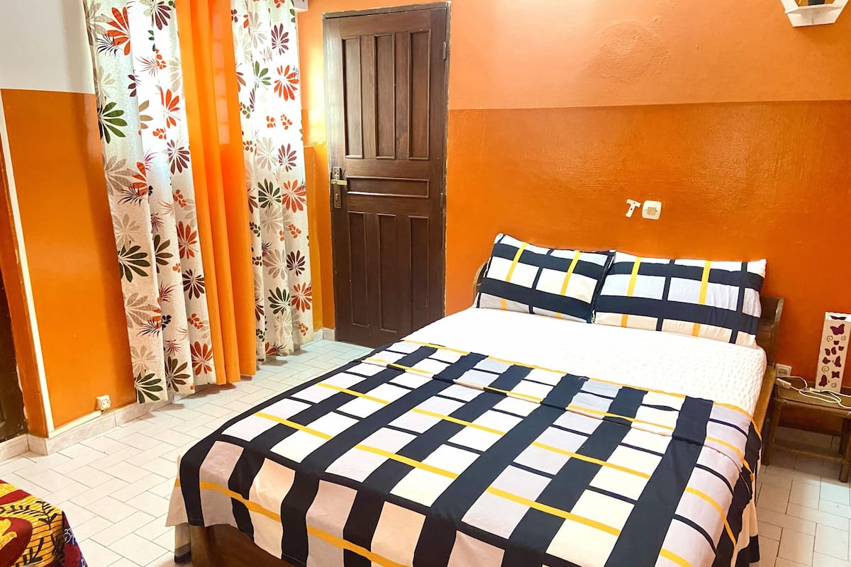 Habitación estándar doble, 1 cama doble (Juliet) | Decoración individual, mobiliario individual, cortinas opacas