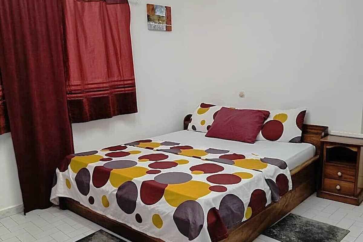 Habitación Deluxe doble, 1 cama de matrimonio grande (Romeo) | Decoración individual, mobiliario individual, cortinas opacas