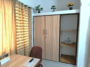 Standard-dobbeltværelse - 1 dobbeltseng (Juliet) | Individuelt design, individuel indretning, mørklægningsgardiner