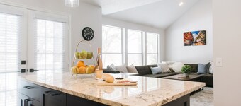 Large Home, 4 bds, 3.5 bths, complete remodeled: luxurious amenities..see pics