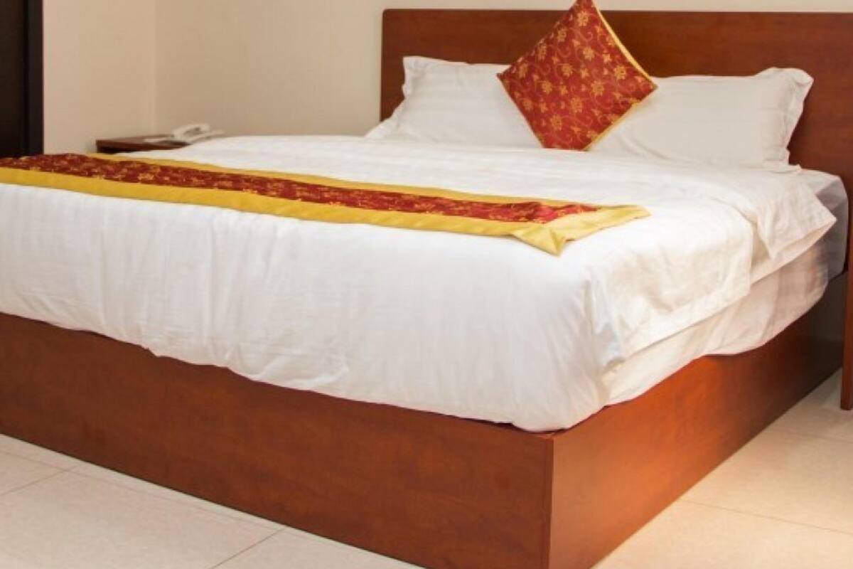 Desk, free WiFi, bed sheets