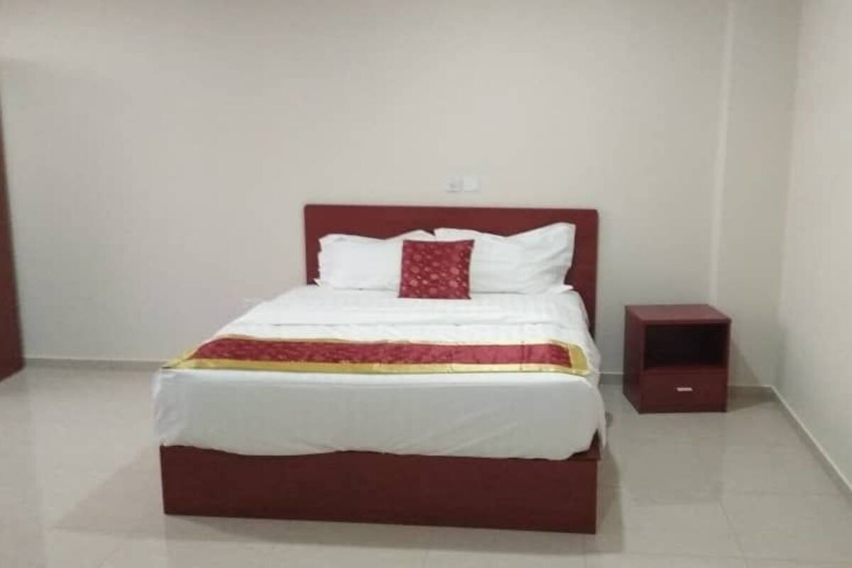 Desk, free WiFi, bed sheets