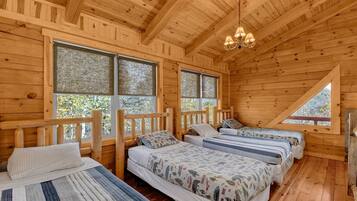 5 bedrooms, free WiFi, bed sheets, wheelchair access